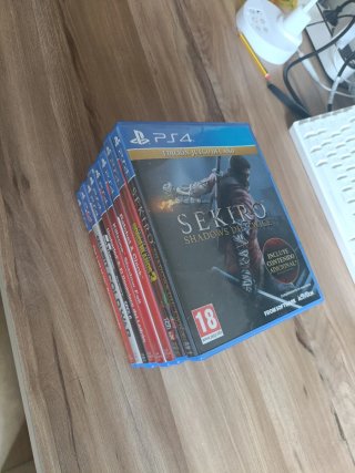 Collezione di giochi PS4 vari