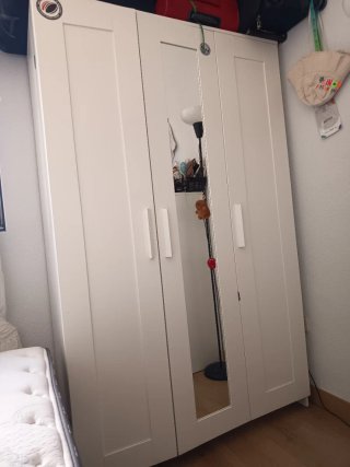 Armario BRIMNES 3 puertas blanco con espejo