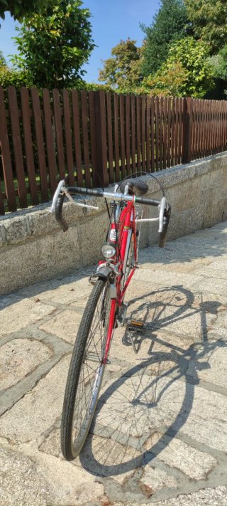 Preciosa Bicicleta Clásica Roja