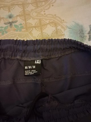 Pantalón Under Armour Talla M Gris