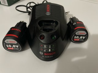 Caricabatterie Bosch AL 1130 CV con 2 batterie