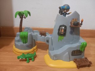 Muñecos Pin y Pon Isla pira