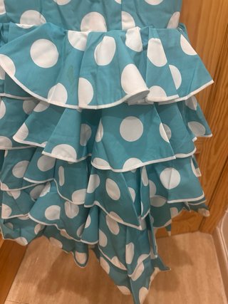 Traje de flamenca azul con lunares blancos