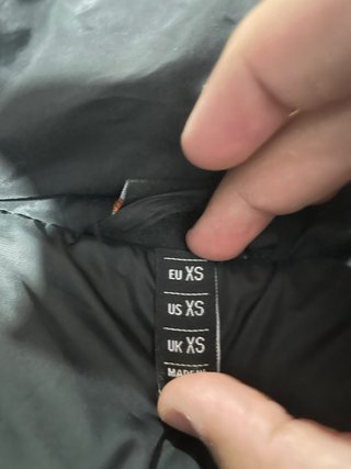 Chaqueta Ellesse camuflaje gris y negra