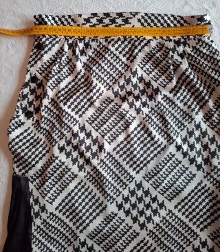Conjunto falda, fular y broche raso Siren Office