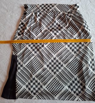 Conjunto falda, fular y broche raso Siren Office