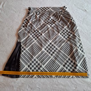 Conjunto falda, fular y broche raso Siren Office