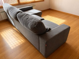 Sofá 3 plazas con chaise longue.