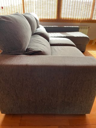 Sofá 3 plazas con chaise longue.
