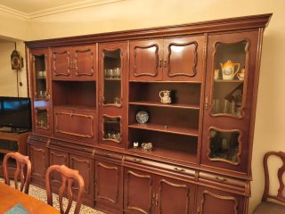 Mueble comedor madera maciza estilo antiguo