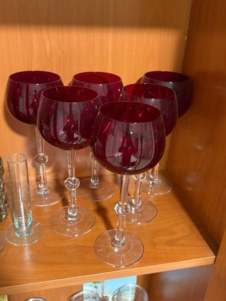 Copas de vino vintage rojas