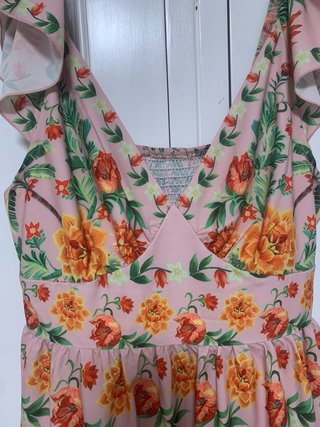 Vestido de verano rosa estampado
