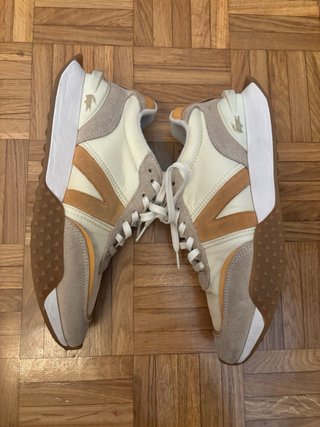 Zapatos Lacoste Beige y Blancas