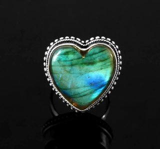 Anillo Plata 925 Labradorita en forma de corazón.