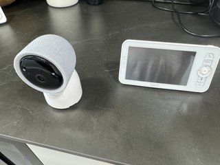 Arenti Nanny Cam 2K UHD con Pantalla LCD