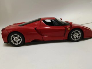 Ferrari Enzo 1/18 Hot Wheels Rojo