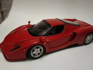 Ferrari Enzo 1/18 Hot Wheels Rojo