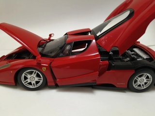 Ferrari Enzo 1/18 Hot Wheels Rojo