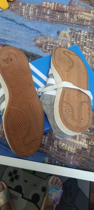 Zapatillas Adidas campus Grises cordones de cambio