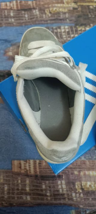 Zapatillas Adidas campus Grises cordones de cambio