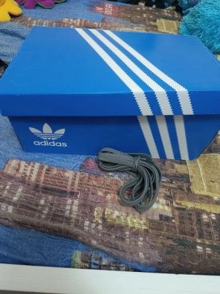 Zapatillas Adidas campus Grises cordones de cambio