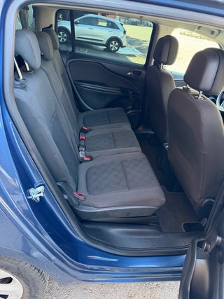 Opel Zafira 2016