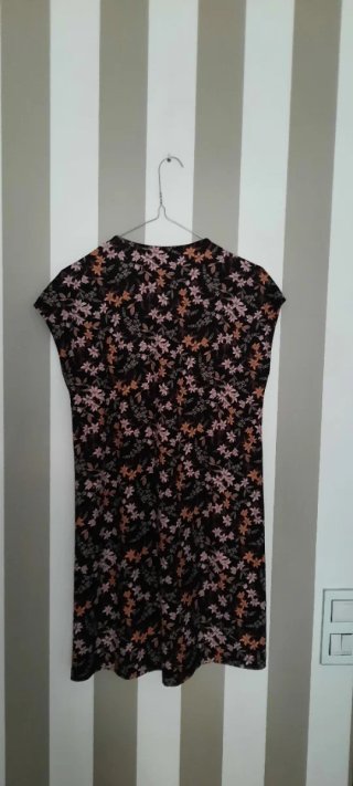 Vestido floral Mango