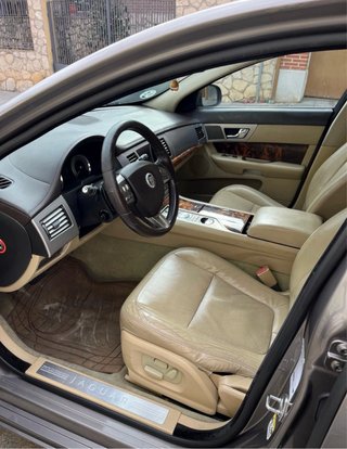Jaguar XF 2010