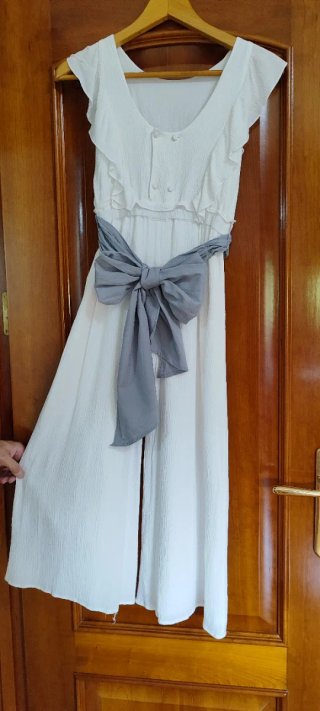 Mono blanco con cinturón azul Talla 146 cm