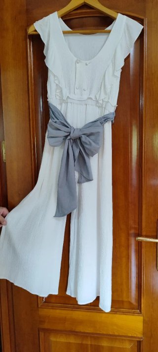 Mono blanco con cinturón azul Talla 146 cm