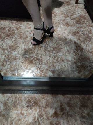 Sandalias de piel negras con brillos