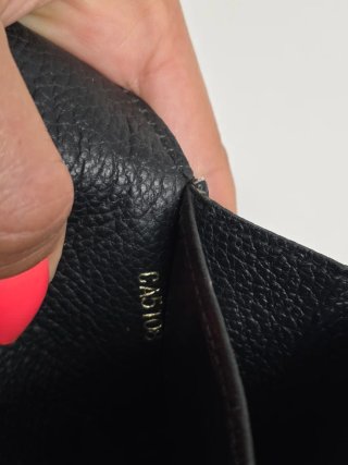 Cartera Louis Vuitton Negra con Cadena Dorada