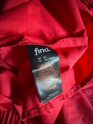 Vestido rojo plisado