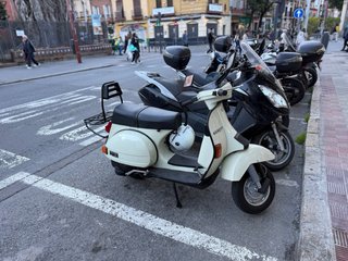 Vespa TX200 Beige