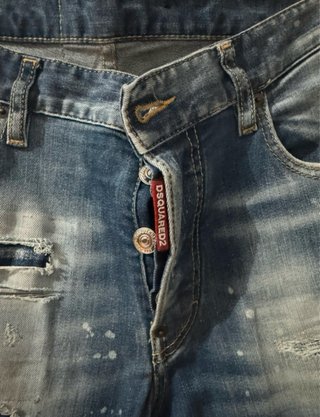 Pantalón vaquero DSquared2 desgastado