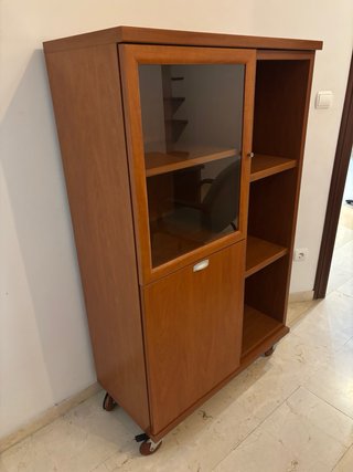 Librería vitrina madera cristal ahumado
