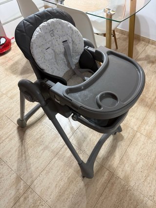 Silla de comedor para bebé gris