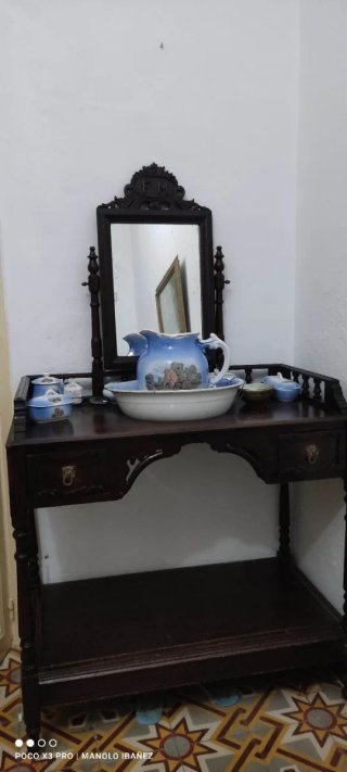 Palanganero de madera y porcelana siglo IXX