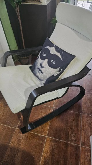 Mecedora Ikea Beige y Negra