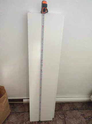 Estantes blancos de pared. 119x28 cm