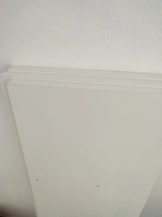 Estantes blancos de pared. 119x28 cm