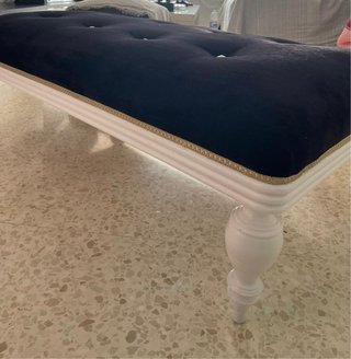 Banqueta tapizada terciopelo negro , cristal