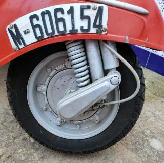 Vespa Roja Scooter Antigua