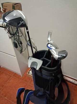 Borsa da golf con mazze incluse
