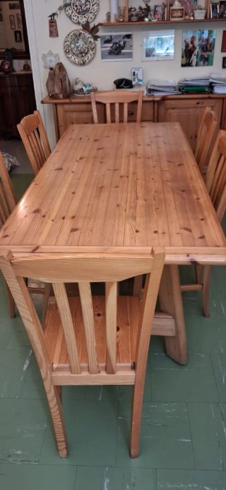 Sala da pranzo in legno massiccio