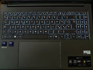 Acer OLED 16" Core Ultra 5 16GB 512GB