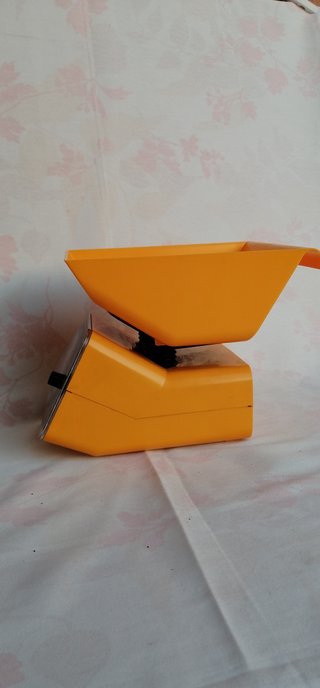 Bilancia da cucina EKS Bengt Ek gialla