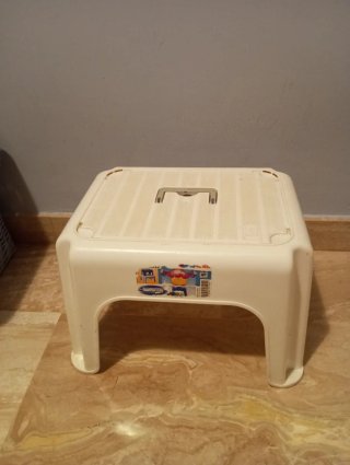Taburete Plástico Blanco 30 cm