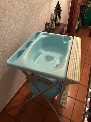Cambiador y bañera para bebé