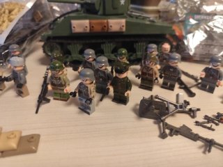 Lego WW2 +40 minifiguras y 3 vehículos